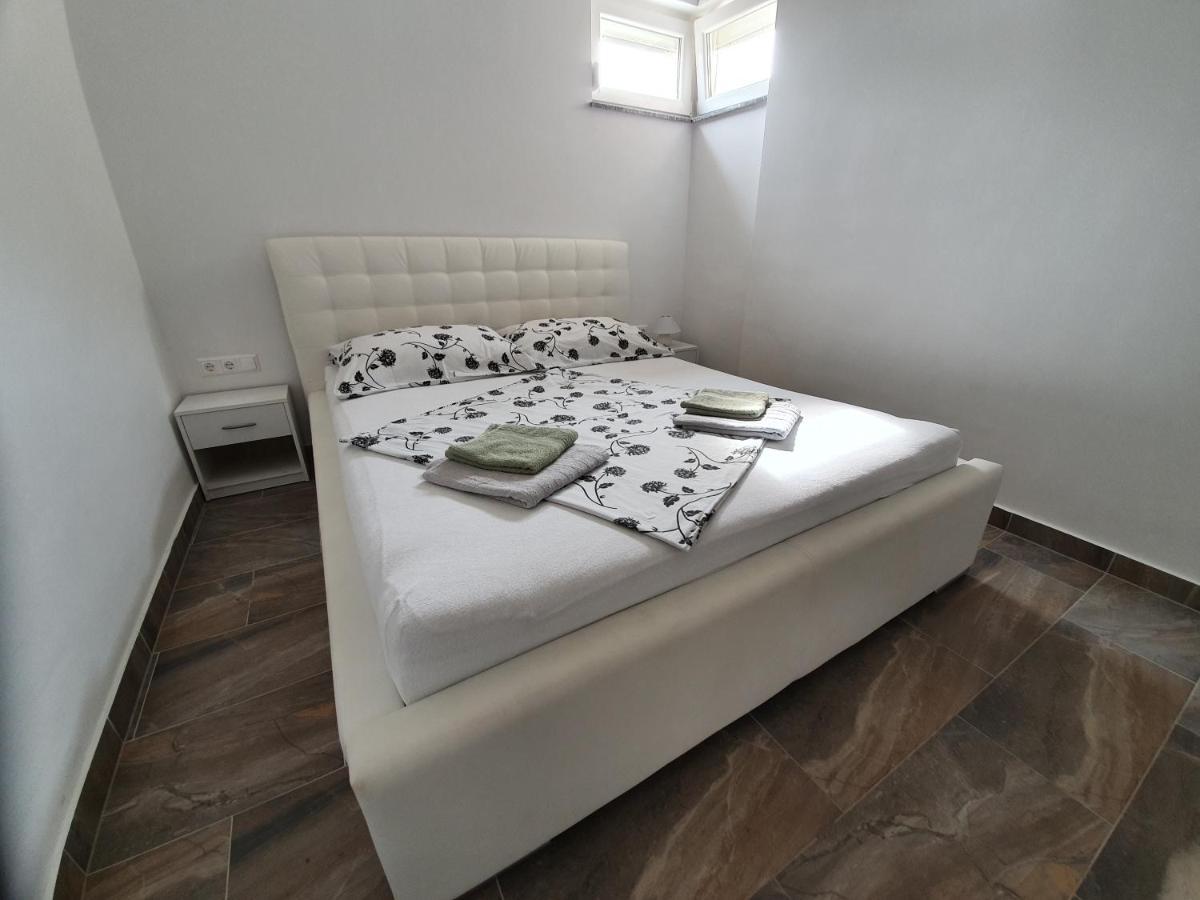 Apartments Ljubic Đảo Pag Ngoại thất bức ảnh