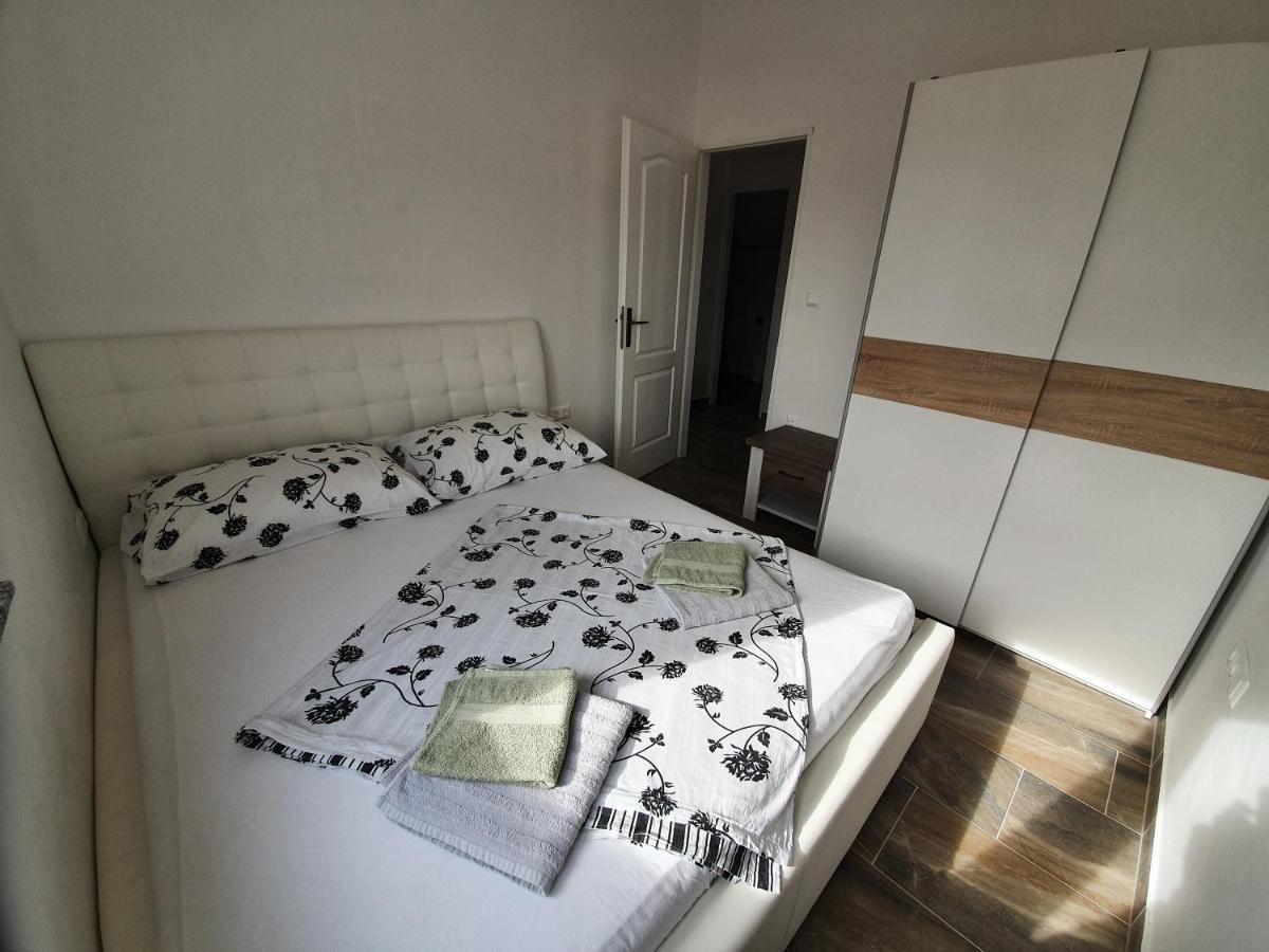 Apartments Ljubic Đảo Pag Ngoại thất bức ảnh